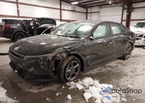 2025 Kia K4 Lxs z USA, uszkodzony, nr VIN 3KPFT4DE3SE115295